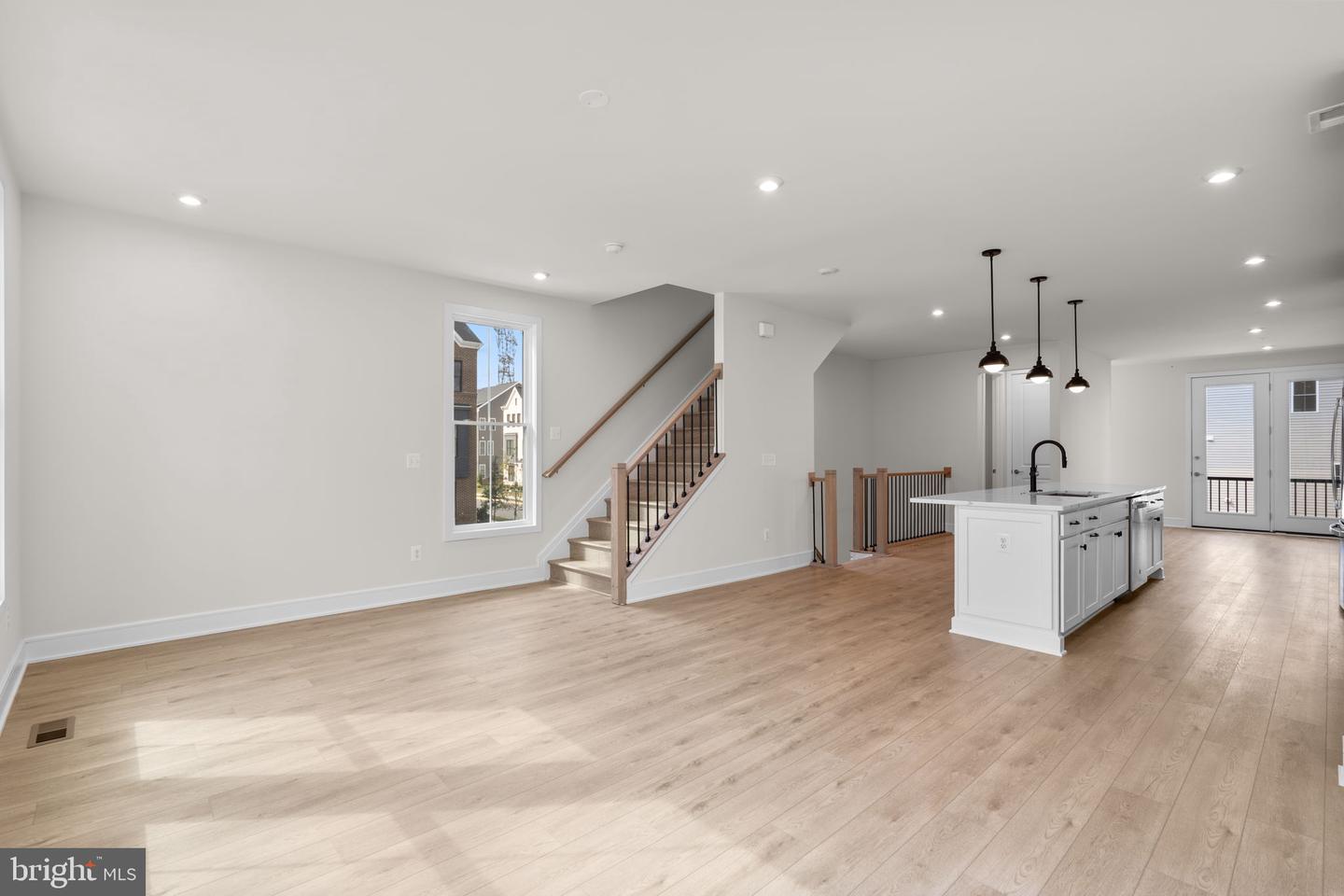 42119 PICASSO SQ, ASHBURN, Virginia 20148, 3 Bedrooms Bedrooms, ,2 BathroomsBathrooms,Residential,For sale,42119 PICASSO SQ,VALO2111288 MLS # VALO2111288