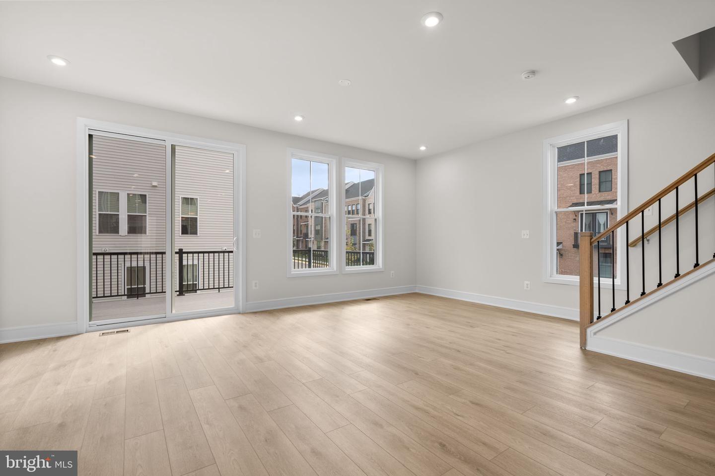 42119 PICASSO SQ, ASHBURN, Virginia 20148, 3 Bedrooms Bedrooms, ,2 BathroomsBathrooms,Residential,For sale,42119 PICASSO SQ,VALO2111288 MLS # VALO2111288