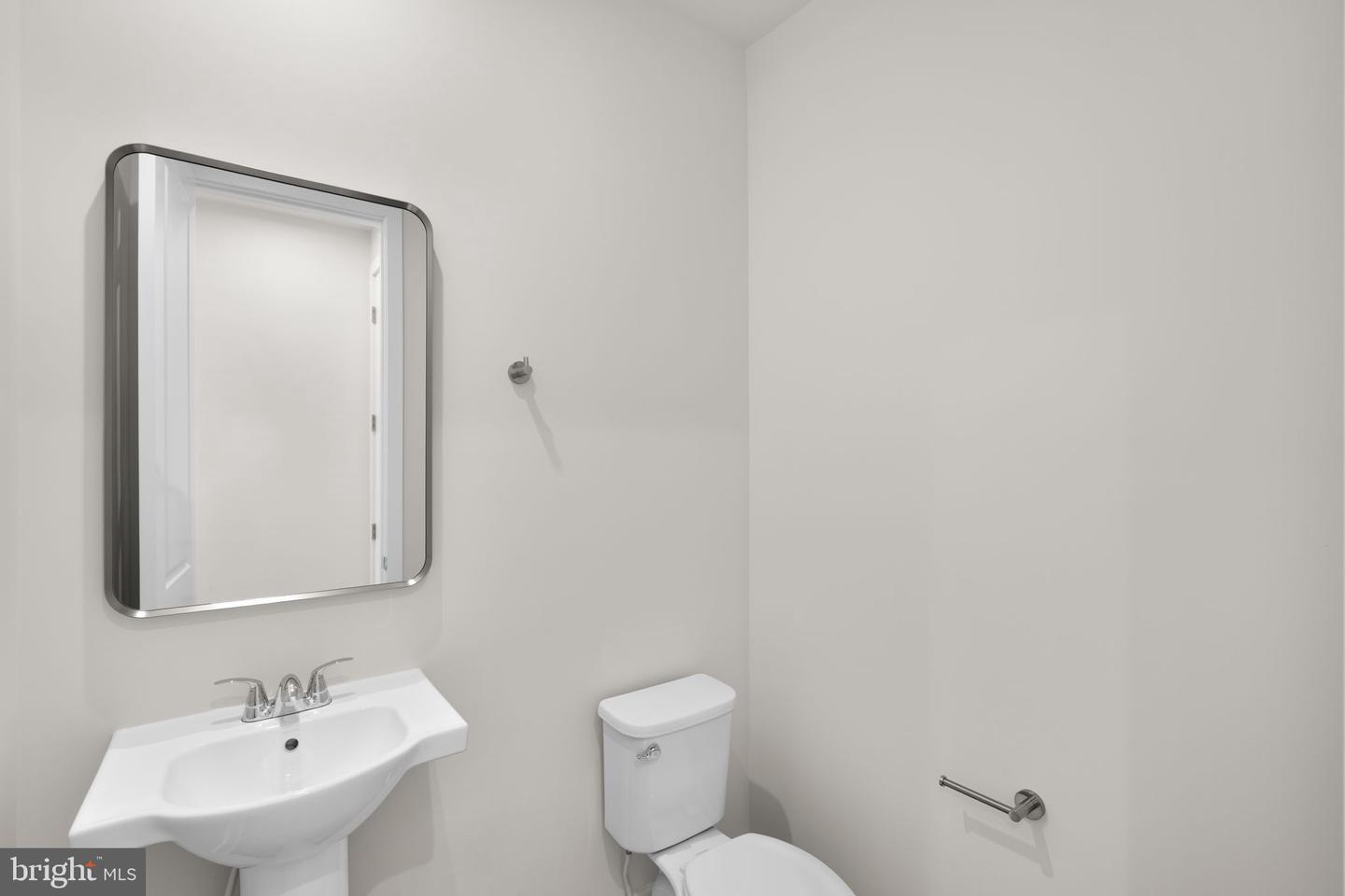 42119 PICASSO SQ, ASHBURN, Virginia 20148, 3 Bedrooms Bedrooms, ,2 BathroomsBathrooms,Residential,For sale,42119 PICASSO SQ,VALO2111288 MLS # VALO2111288