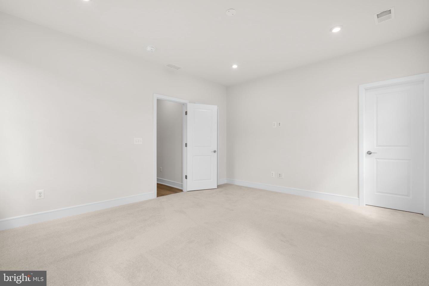 42119 PICASSO SQ, ASHBURN, Virginia 20148, 3 Bedrooms Bedrooms, ,2 BathroomsBathrooms,Residential,For sale,42119 PICASSO SQ,VALO2111288 MLS # VALO2111288