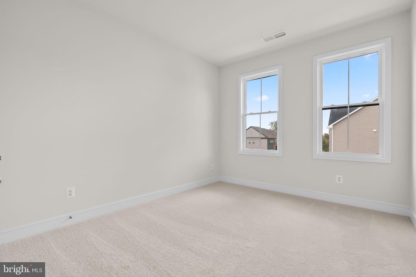 42119 PICASSO SQ, ASHBURN, Virginia 20148, 3 Bedrooms Bedrooms, ,2 BathroomsBathrooms,Residential,For sale,42119 PICASSO SQ,VALO2111288 MLS # VALO2111288