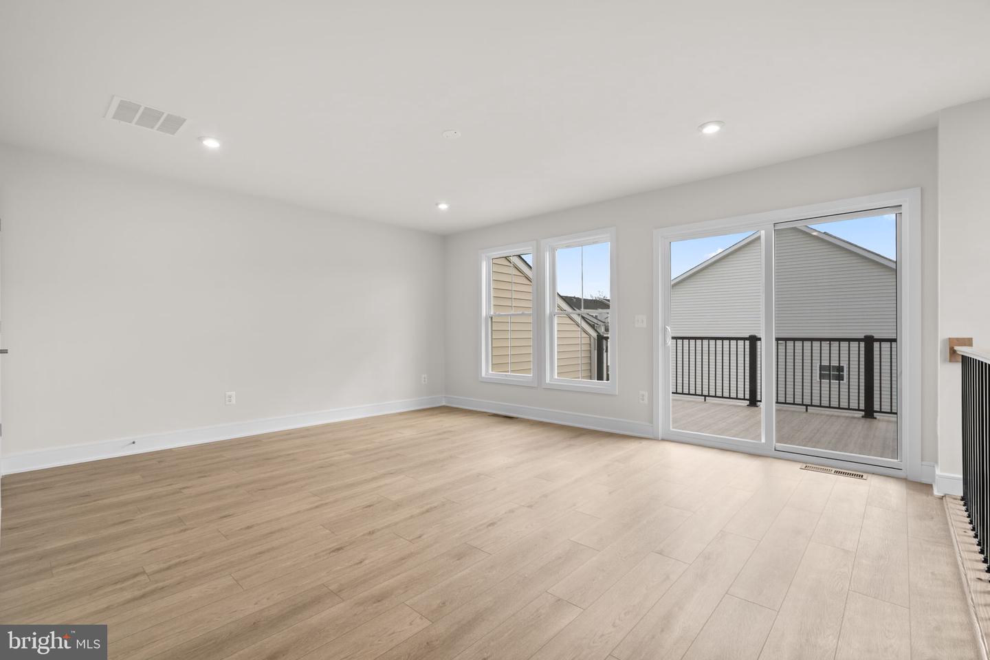 42119 PICASSO SQ, ASHBURN, Virginia 20148, 3 Bedrooms Bedrooms, ,2 BathroomsBathrooms,Residential,For sale,42119 PICASSO SQ,VALO2111288 MLS # VALO2111288