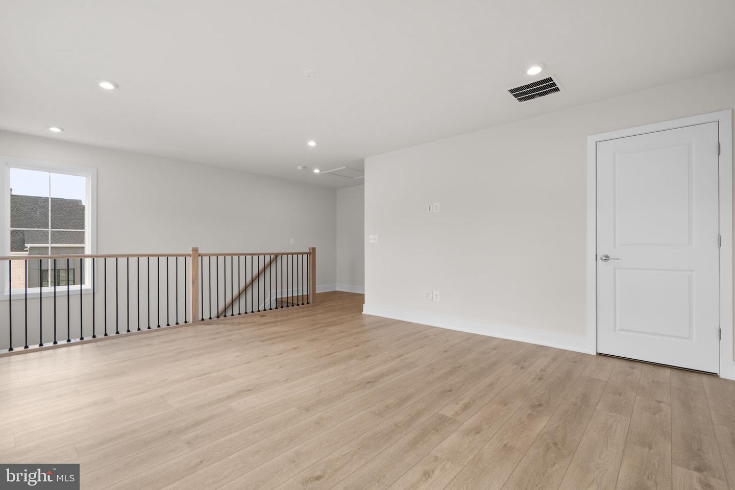 42119 PICASSO SQ, ASHBURN, Virginia 20148, 3 Bedrooms Bedrooms, ,2 BathroomsBathrooms,Residential,For sale,42119 PICASSO SQ,VALO2111288 MLS # VALO2111288