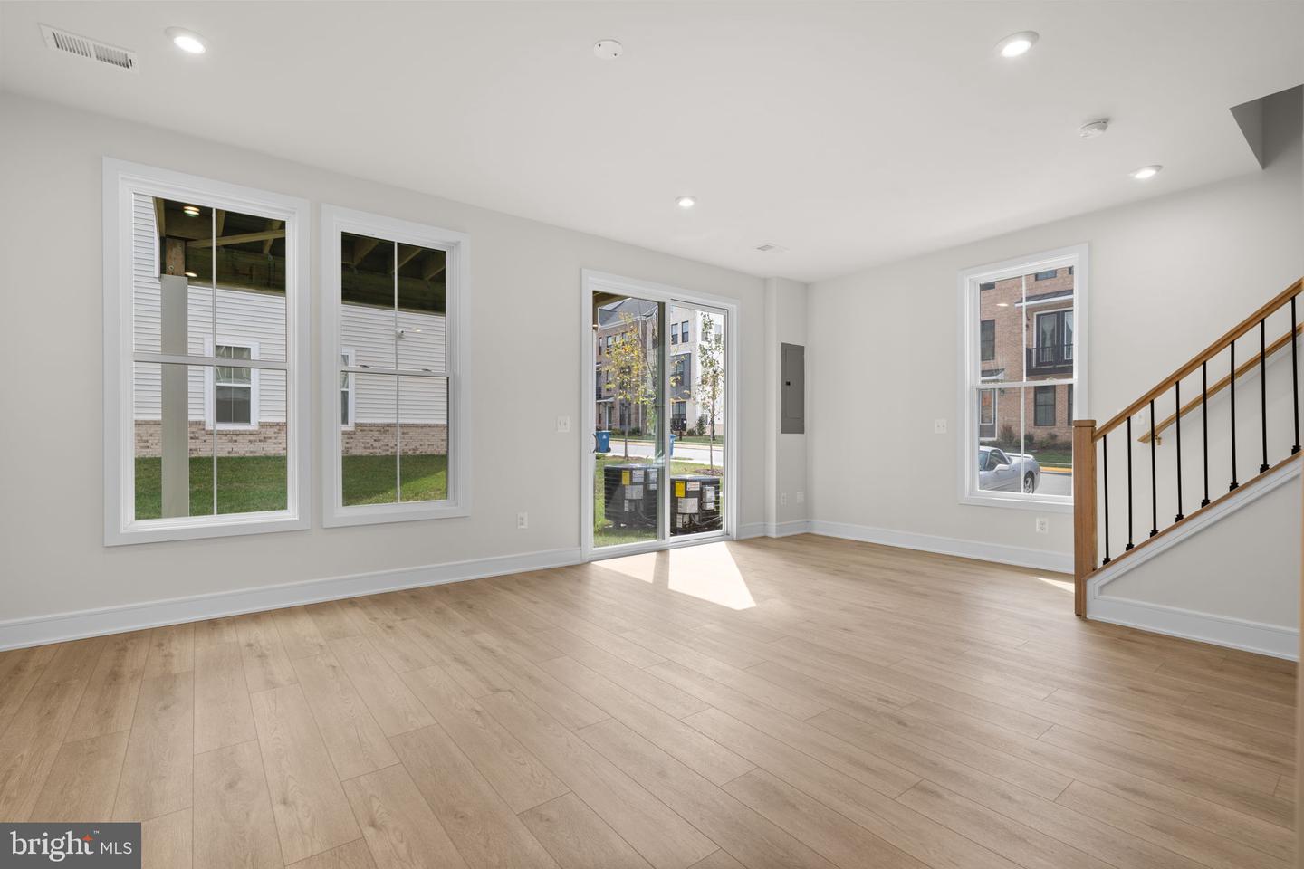 42119 PICASSO SQ, ASHBURN, Virginia 20148, 3 Bedrooms Bedrooms, ,2 BathroomsBathrooms,Residential,For sale,42119 PICASSO SQ,VALO2111288 MLS # VALO2111288