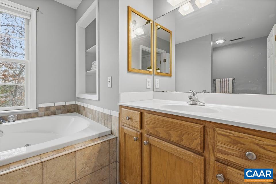 2615 DUCKS LAKE RIDGE RD, SCOTTSVILLE, Virginia 24590, 4 Bedrooms Bedrooms, ,3 BathroomsBathrooms,Residential,For sale,2615 DUCKS LAKE RIDGE RD,671216 MLS # 671216