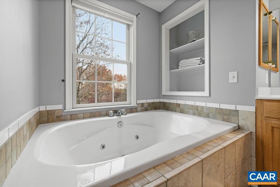 2615 DUCKS LAKE RIDGE RD, SCOTTSVILLE, Virginia 24590, 4 Bedrooms Bedrooms, ,3 BathroomsBathrooms,Residential,For sale,2615 DUCKS LAKE RIDGE RD,671216 MLS # 671216