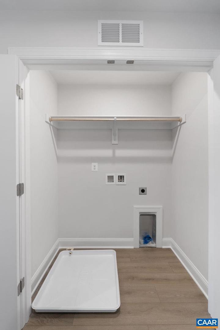 5010 LINDLEY PL, CHARLOTTESVILLE, Virginia 22901, 3 Bedrooms Bedrooms, ,2 BathroomsBathrooms,Residential,For sale,5010 LINDLEY PL,671219 MLS # 671219