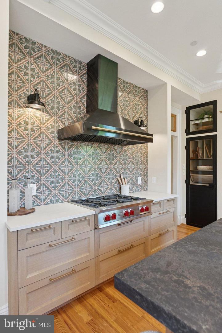 1514 R ST NW, WASHINGTON, District Of Columbia 20009, 5 Bedrooms Bedrooms, 11 Rooms Rooms,5 BathroomsBathrooms,Residential,For sale,1514 R ST NW,DCDC2232210 MLS # DCDC2232210 1514 R ST NW, WASHINGTON, District Of Columbia 20009, 5 Bedrooms Bedrooms, 11 Rooms Rooms,5 BathroomsBathrooms,Residential,For sale,1514 R ST NW,DCDC2232210 MLS # DCDC2232210