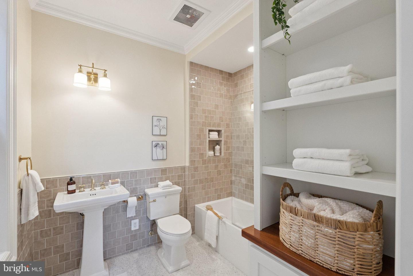 1514 R ST NW, WASHINGTON, District Of Columbia 20009, 5 Bedrooms Bedrooms, 11 Rooms Rooms,5 BathroomsBathrooms,Residential,For sale,1514 R ST NW,DCDC2232210 MLS # DCDC2232210 1514 R ST NW, WASHINGTON, District Of Columbia 20009, 5 Bedrooms Bedrooms, 11 Rooms Rooms,5 BathroomsBathrooms,Residential,For sale,1514 R ST NW,DCDC2232210 MLS # DCDC2232210