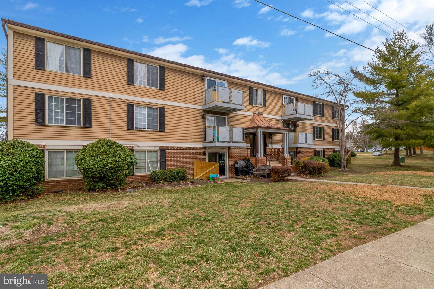 4300 BUCKMAN RD #D, ALEXANDRIA, Virginia 22309, 2 Bedrooms Bedrooms, ,2 BathroomsBathrooms,Residential,For sale,4300 BUCKMAN RD #D,VAFX2214802 MLS # VAFX2214802