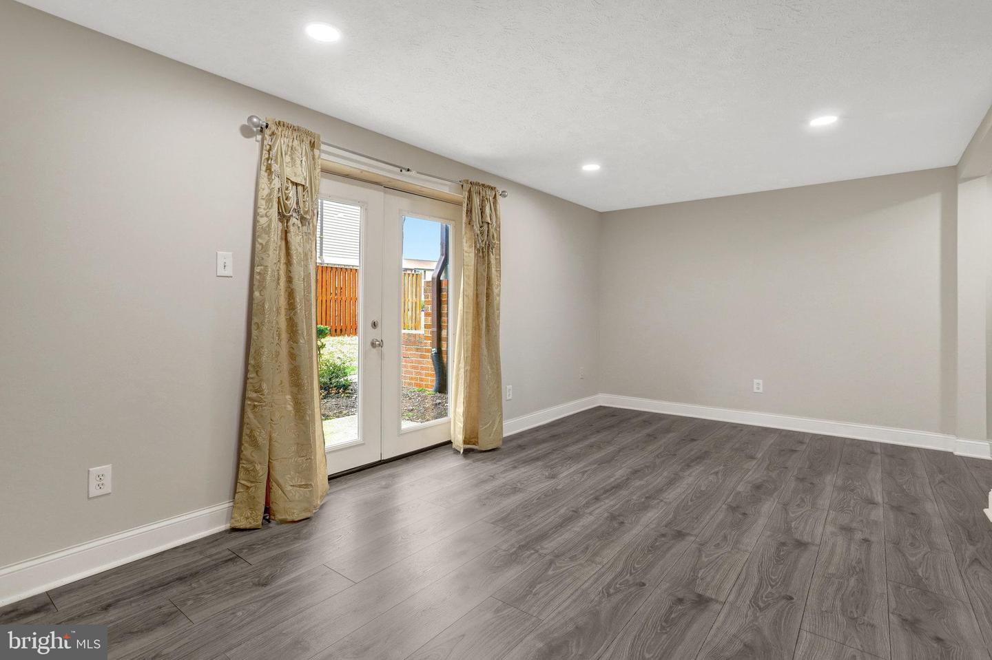 4300 BUCKMAN RD #D, ALEXANDRIA, Virginia 22309, 2 Bedrooms Bedrooms, ,2 BathroomsBathrooms,Residential,For sale,4300 BUCKMAN RD #D,VAFX2214802 MLS # VAFX2214802