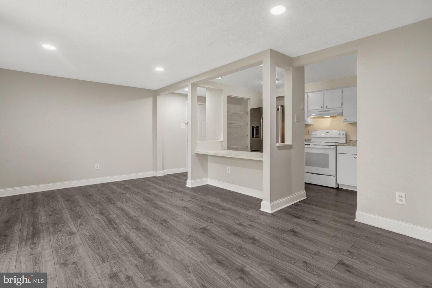 4300 BUCKMAN RD #D, ALEXANDRIA, Virginia 22309, 2 Bedrooms Bedrooms, ,2 BathroomsBathrooms,Residential,For sale,4300 BUCKMAN RD #D,VAFX2214802 MLS # VAFX2214802