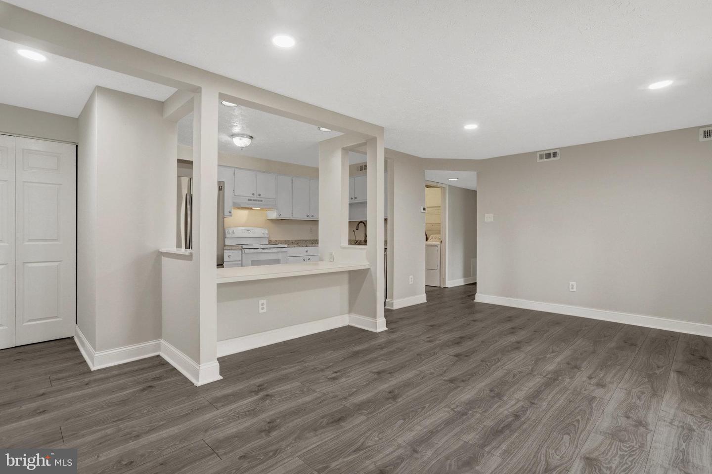 4300 BUCKMAN RD #D, ALEXANDRIA, Virginia 22309, 2 Bedrooms Bedrooms, ,2 BathroomsBathrooms,Residential,For sale,4300 BUCKMAN RD #D,VAFX2214802 MLS # VAFX2214802