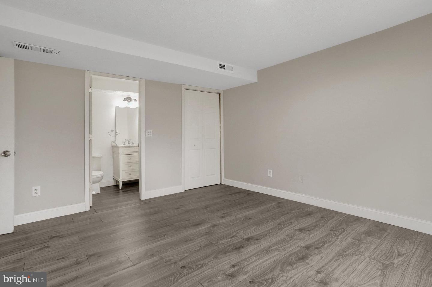 4300 BUCKMAN RD #D, ALEXANDRIA, Virginia 22309, 2 Bedrooms Bedrooms, ,2 BathroomsBathrooms,Residential,For sale,4300 BUCKMAN RD #D,VAFX2214802 MLS # VAFX2214802