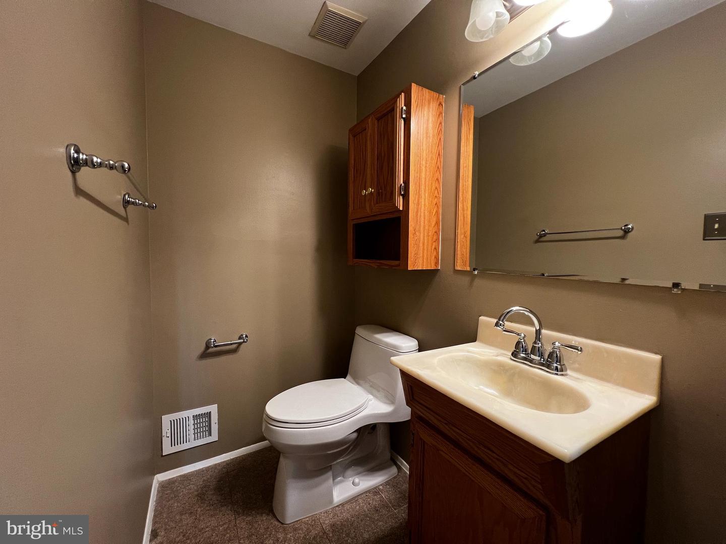 9001 FOX LAIR DR, BURKE, Virginia 22015, 5 Bedrooms Bedrooms, ,2 BathroomsBathrooms,Residential,For sale,9001 FOX LAIR DR,VAFX2258322 MLS # VAFX2258322