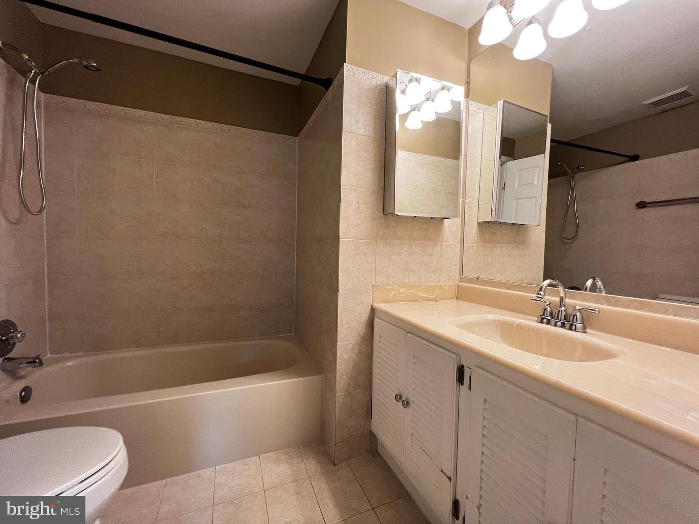 9001 FOX LAIR DR, BURKE, Virginia 22015, 5 Bedrooms Bedrooms, ,2 BathroomsBathrooms,Residential,For sale,9001 FOX LAIR DR,VAFX2258322 MLS # VAFX2258322