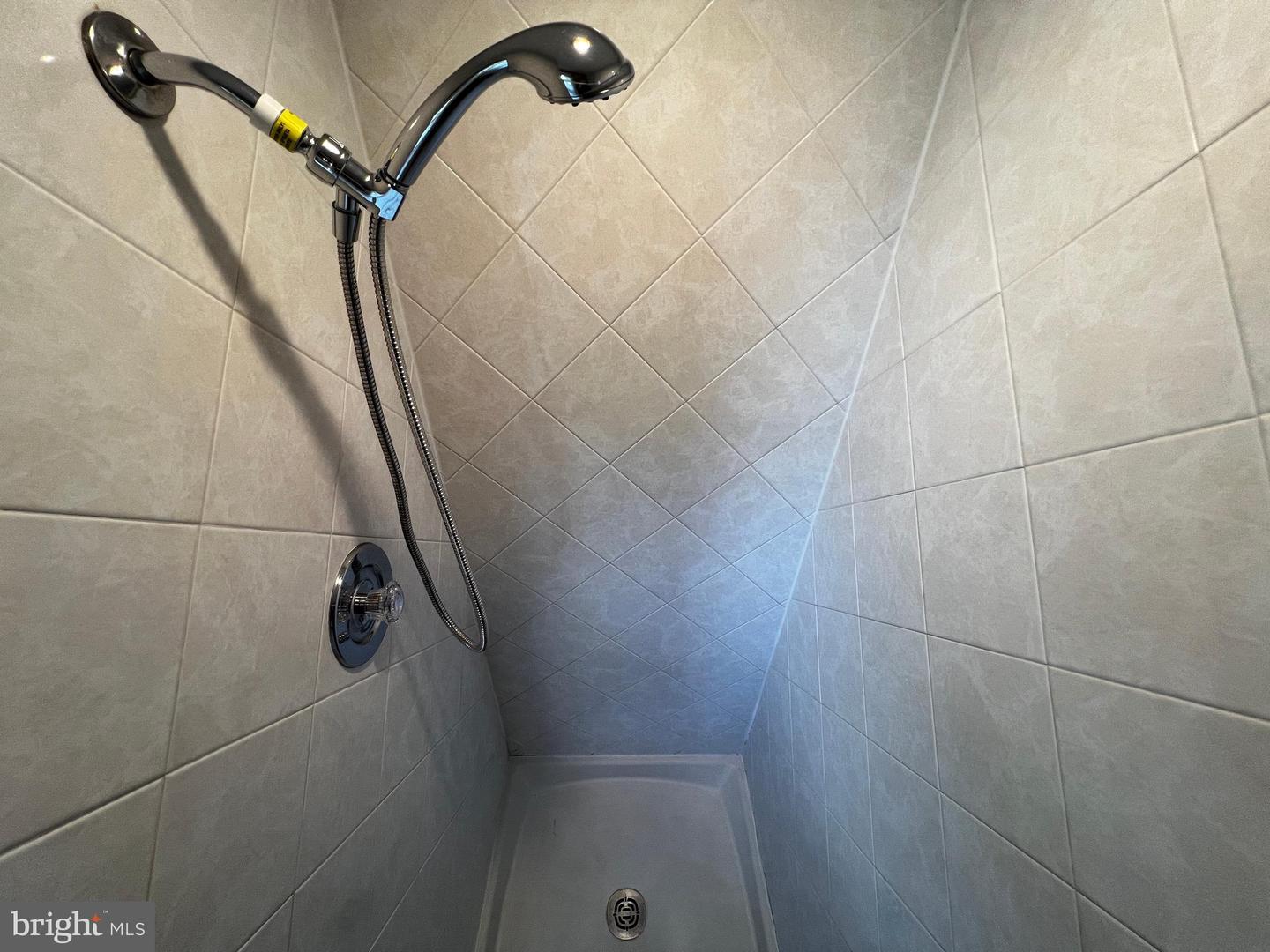 9001 FOX LAIR DR, BURKE, Virginia 22015, 5 Bedrooms Bedrooms, ,2 BathroomsBathrooms,Residential,For sale,9001 FOX LAIR DR,VAFX2258322 MLS # VAFX2258322