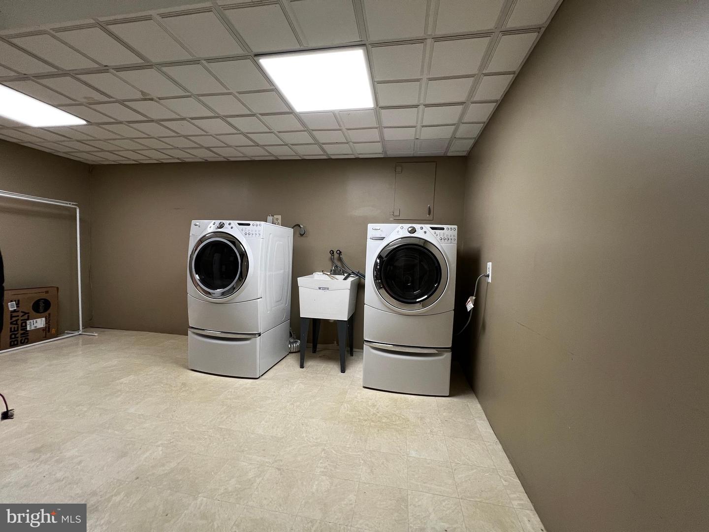 9001 FOX LAIR DR, BURKE, Virginia 22015, 5 Bedrooms Bedrooms, ,2 BathroomsBathrooms,Residential,For sale,9001 FOX LAIR DR,VAFX2258322 MLS # VAFX2258322