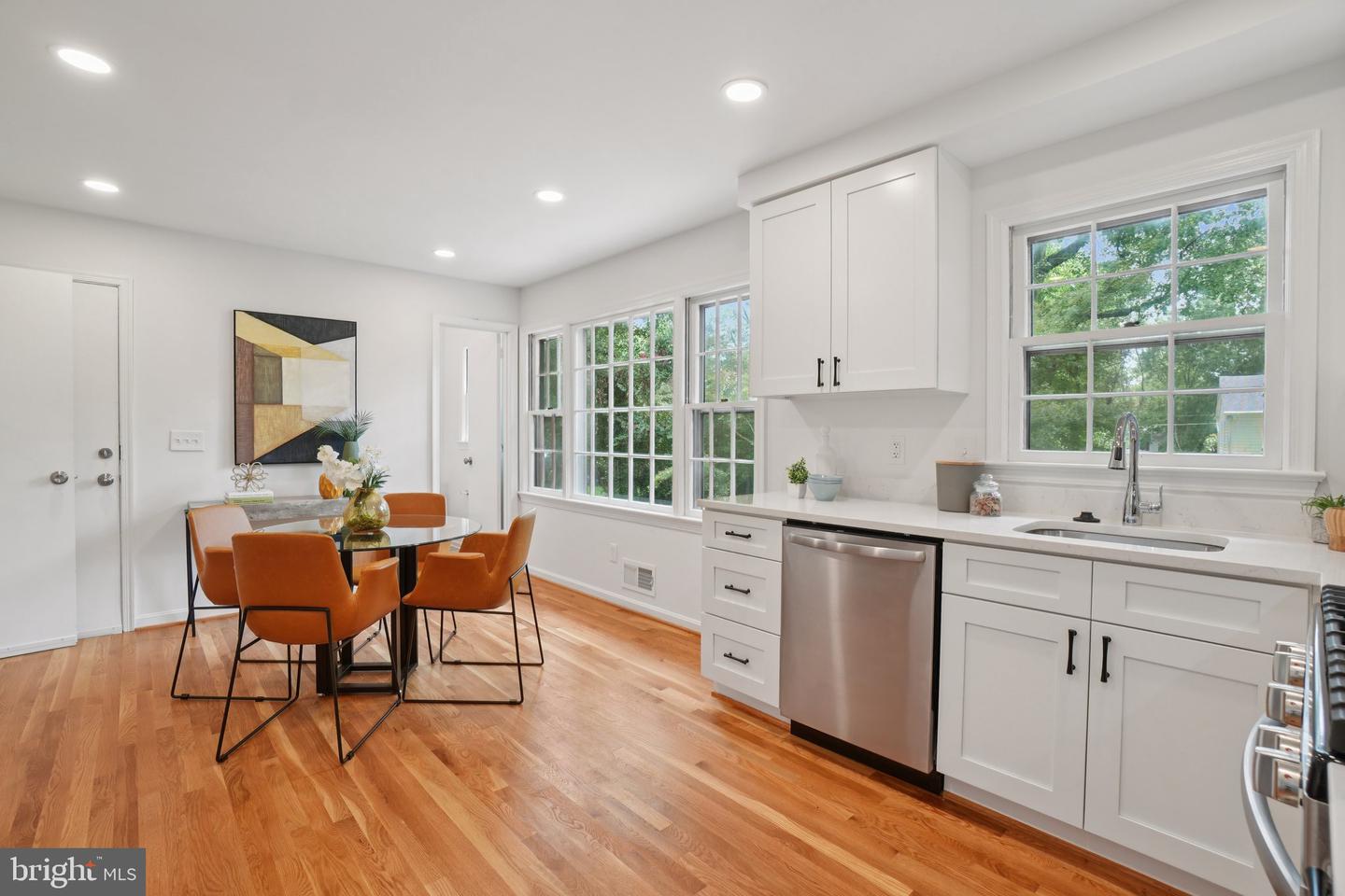 5803 SUNDERLAND CT, ALEXANDRIA, Virginia 22315, 4 Bedrooms Bedrooms, ,4 BathroomsBathrooms,Residential,For sale,5803 SUNDERLAND CT,VAFX2261678 MLS # VAFX2261678