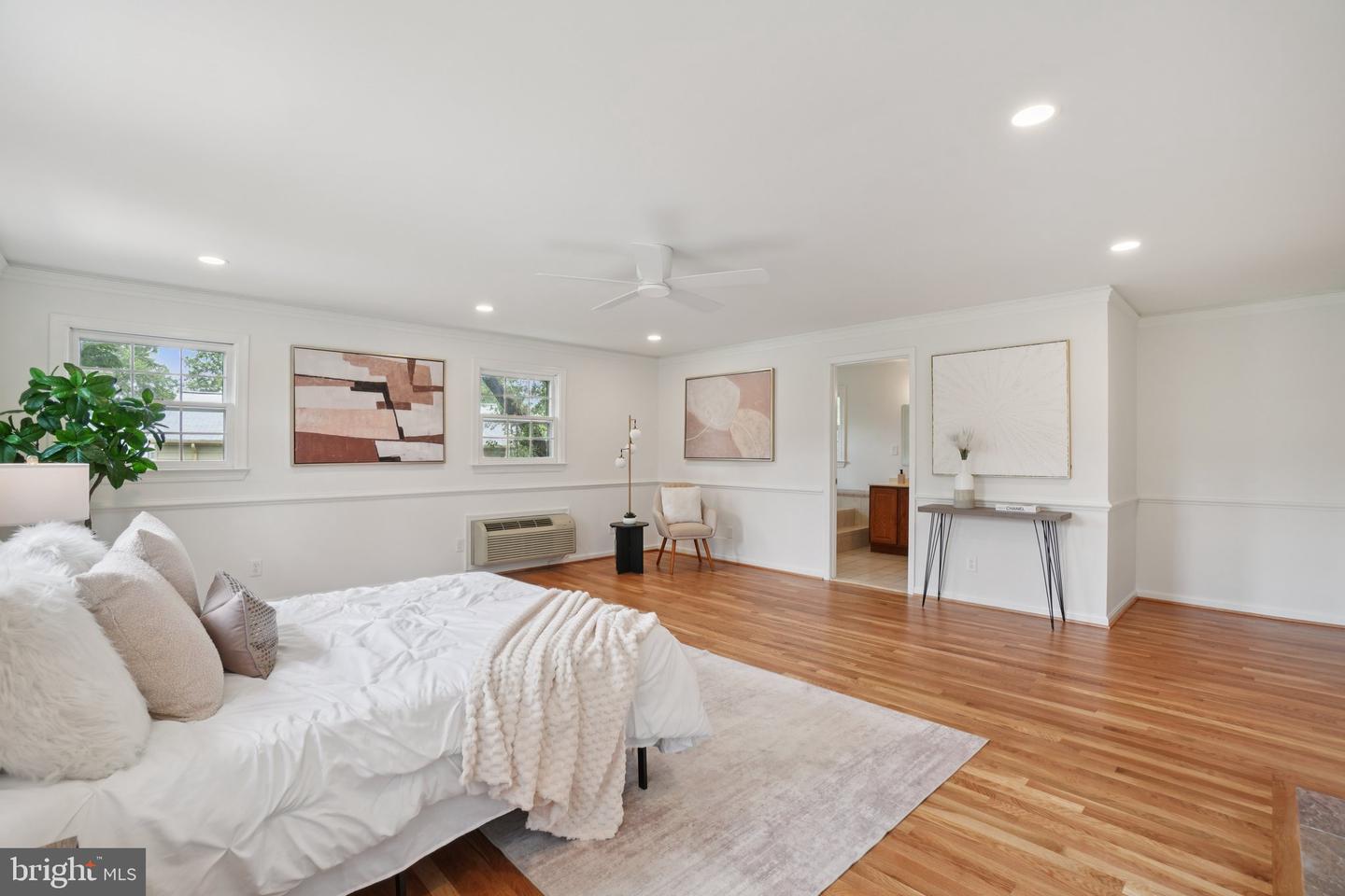 5803 SUNDERLAND CT, ALEXANDRIA, Virginia 22315, 4 Bedrooms Bedrooms, ,4 BathroomsBathrooms,Residential,For sale,5803 SUNDERLAND CT,VAFX2261678 MLS # VAFX2261678