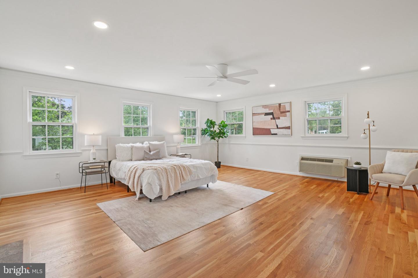 5803 SUNDERLAND CT, ALEXANDRIA, Virginia 22315, 4 Bedrooms Bedrooms, ,4 BathroomsBathrooms,Residential,For sale,5803 SUNDERLAND CT,VAFX2261678 MLS # VAFX2261678