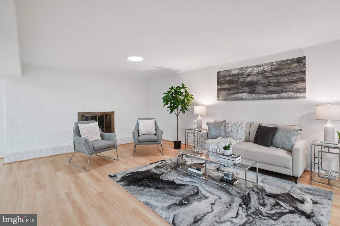 5803 SUNDERLAND CT, ALEXANDRIA, Virginia 22315, 4 Bedrooms Bedrooms, ,4 BathroomsBathrooms,Residential,For sale,5803 SUNDERLAND CT,VAFX2261678 MLS # VAFX2261678