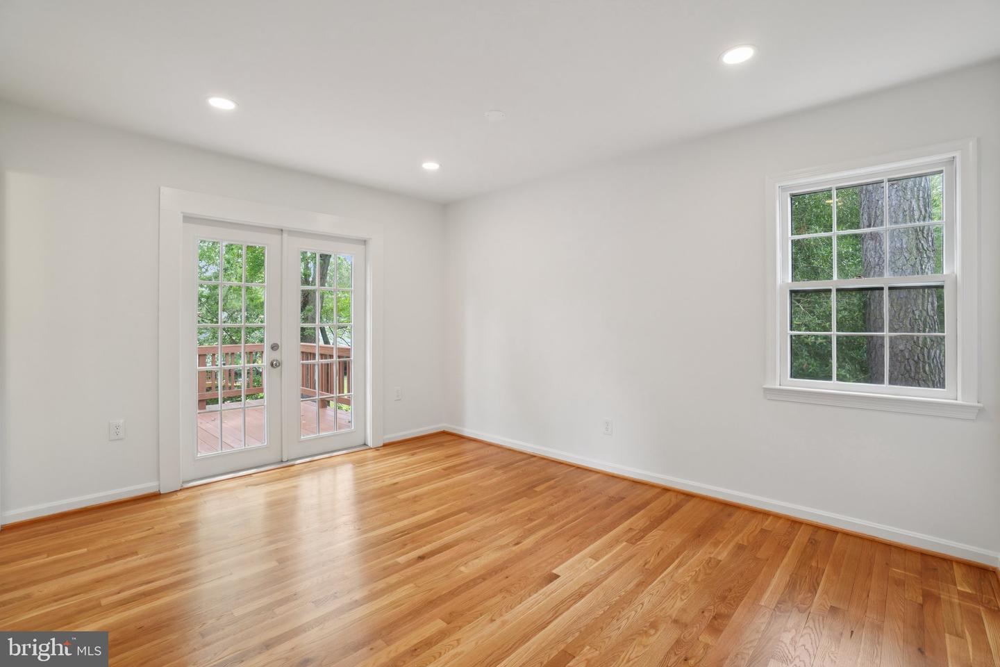 5803 SUNDERLAND CT, ALEXANDRIA, Virginia 22315, 4 Bedrooms Bedrooms, ,4 BathroomsBathrooms,Residential,For sale,5803 SUNDERLAND CT,VAFX2261678 MLS # VAFX2261678