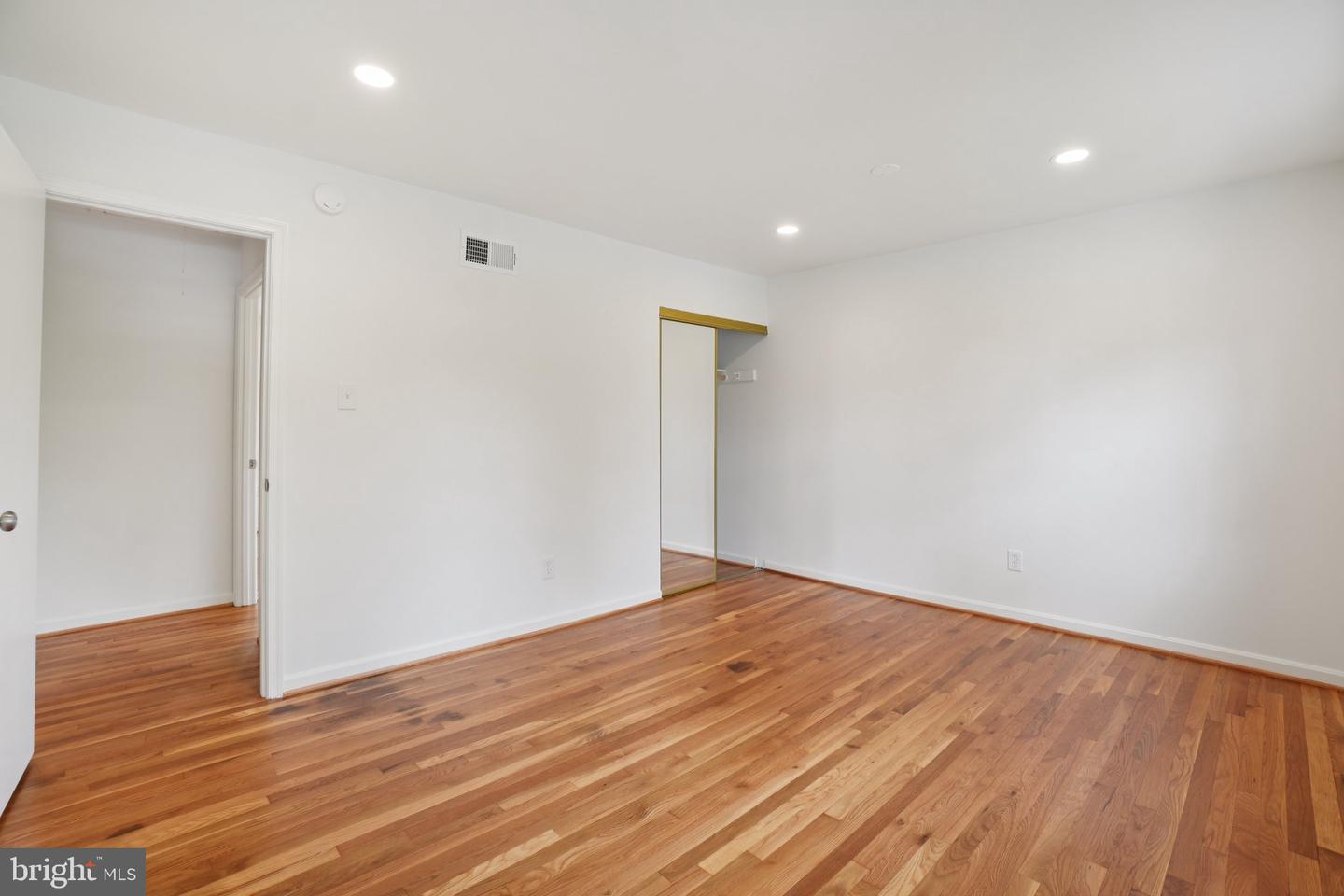 5803 SUNDERLAND CT, ALEXANDRIA, Virginia 22315, 4 Bedrooms Bedrooms, ,4 BathroomsBathrooms,Residential,For sale,5803 SUNDERLAND CT,VAFX2261678 MLS # VAFX2261678