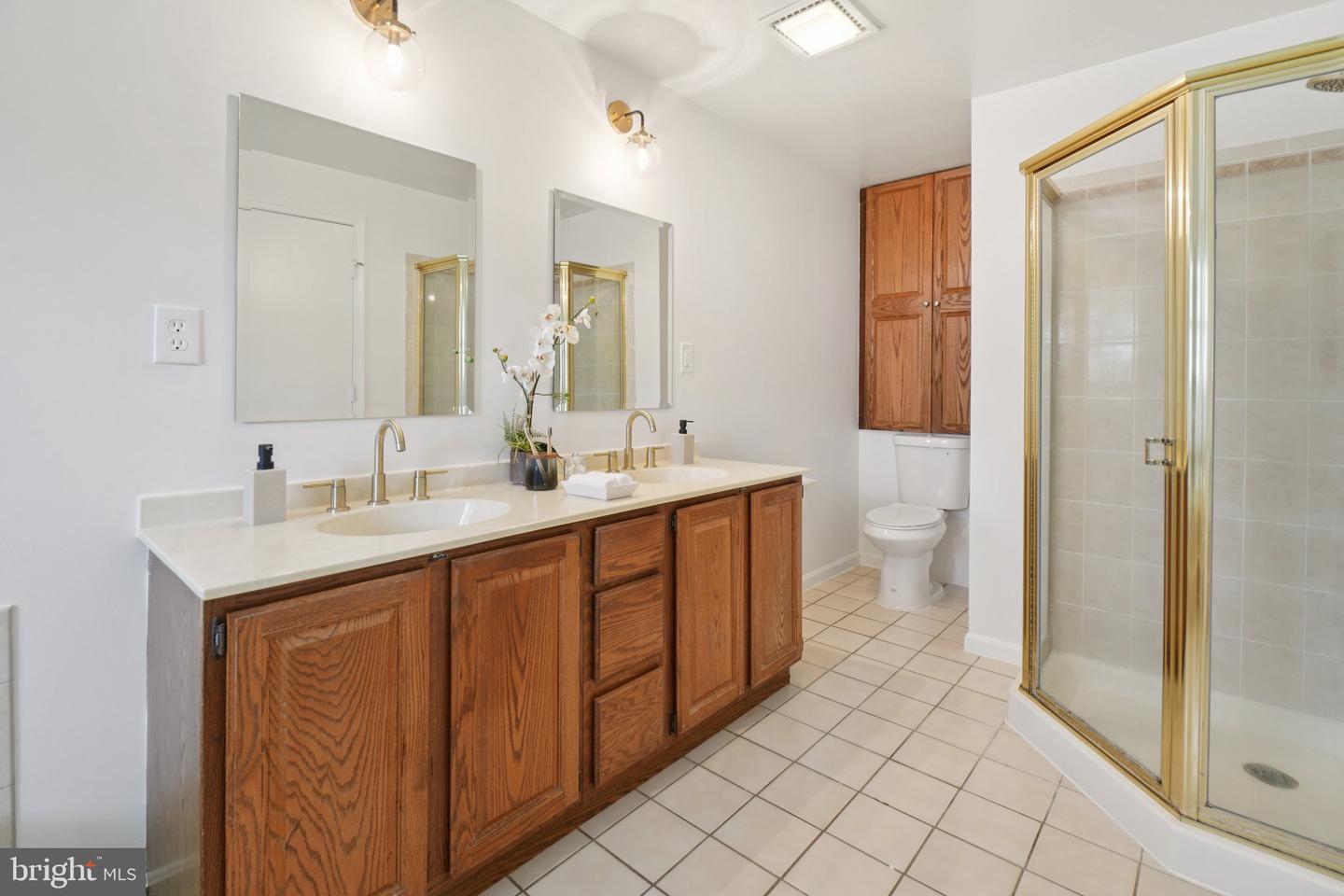 5803 SUNDERLAND CT, ALEXANDRIA, Virginia 22315, 4 Bedrooms Bedrooms, ,4 BathroomsBathrooms,Residential,For sale,5803 SUNDERLAND CT,VAFX2261678 MLS # VAFX2261678