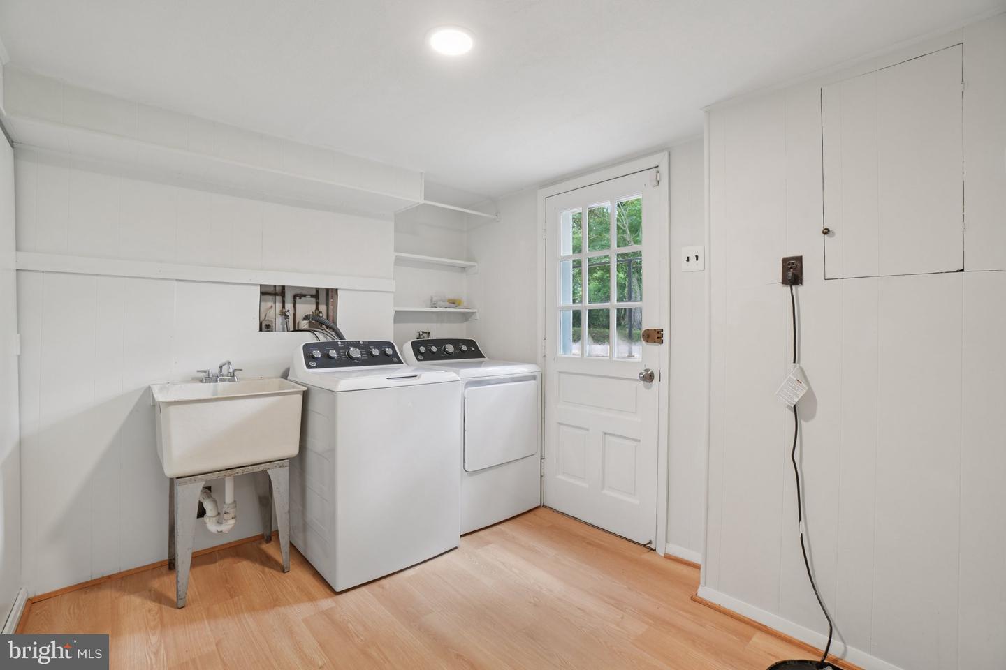 5803 SUNDERLAND CT, ALEXANDRIA, Virginia 22315, 4 Bedrooms Bedrooms, ,4 BathroomsBathrooms,Residential,For sale,5803 SUNDERLAND CT,VAFX2261678 MLS # VAFX2261678