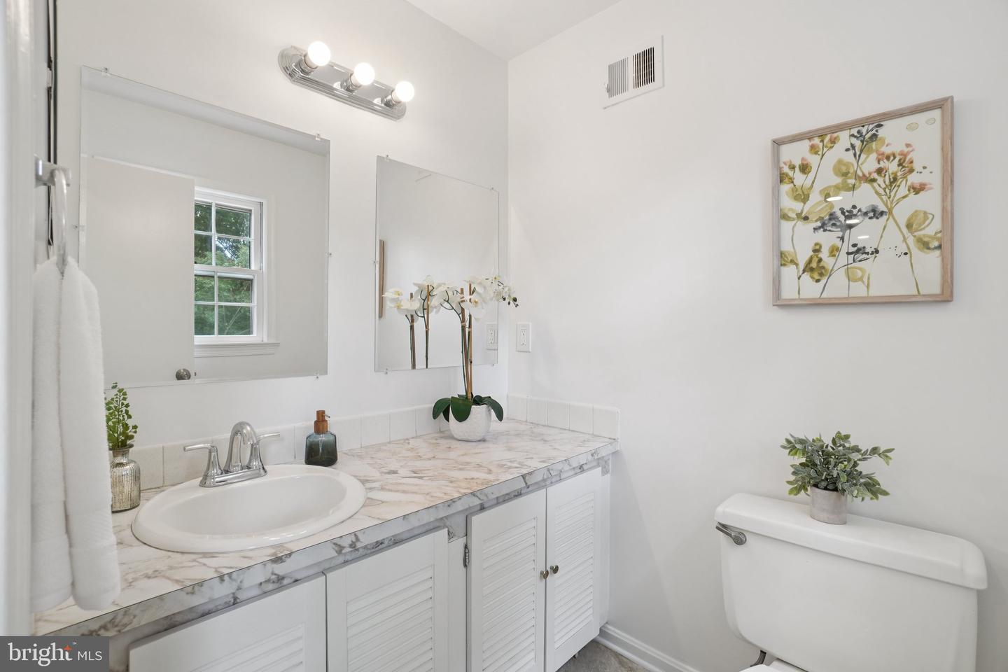 5803 SUNDERLAND CT, ALEXANDRIA, Virginia 22315, 4 Bedrooms Bedrooms, ,4 BathroomsBathrooms,Residential,For sale,5803 SUNDERLAND CT,VAFX2261678 MLS # VAFX2261678