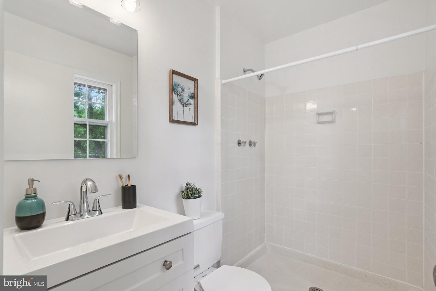 5803 SUNDERLAND CT, ALEXANDRIA, Virginia 22315, 4 Bedrooms Bedrooms, ,4 BathroomsBathrooms,Residential,For sale,5803 SUNDERLAND CT,VAFX2261678 MLS # VAFX2261678