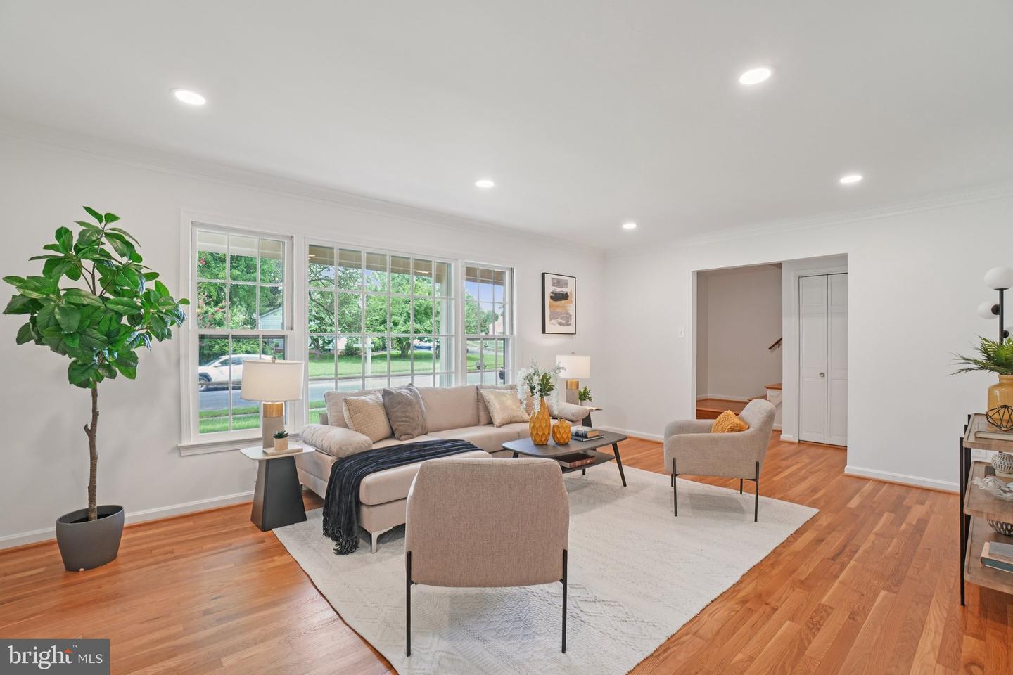 5803 SUNDERLAND CT, ALEXANDRIA, Virginia 22315, 4 Bedrooms Bedrooms, ,4 BathroomsBathrooms,Residential,For sale,5803 SUNDERLAND CT,VAFX2261678 MLS # VAFX2261678