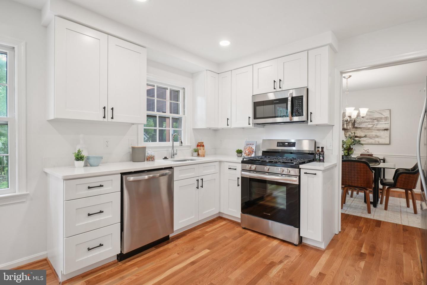 5803 SUNDERLAND CT, ALEXANDRIA, Virginia 22315, 4 Bedrooms Bedrooms, ,4 BathroomsBathrooms,Residential,For sale,5803 SUNDERLAND CT,VAFX2261678 MLS # VAFX2261678