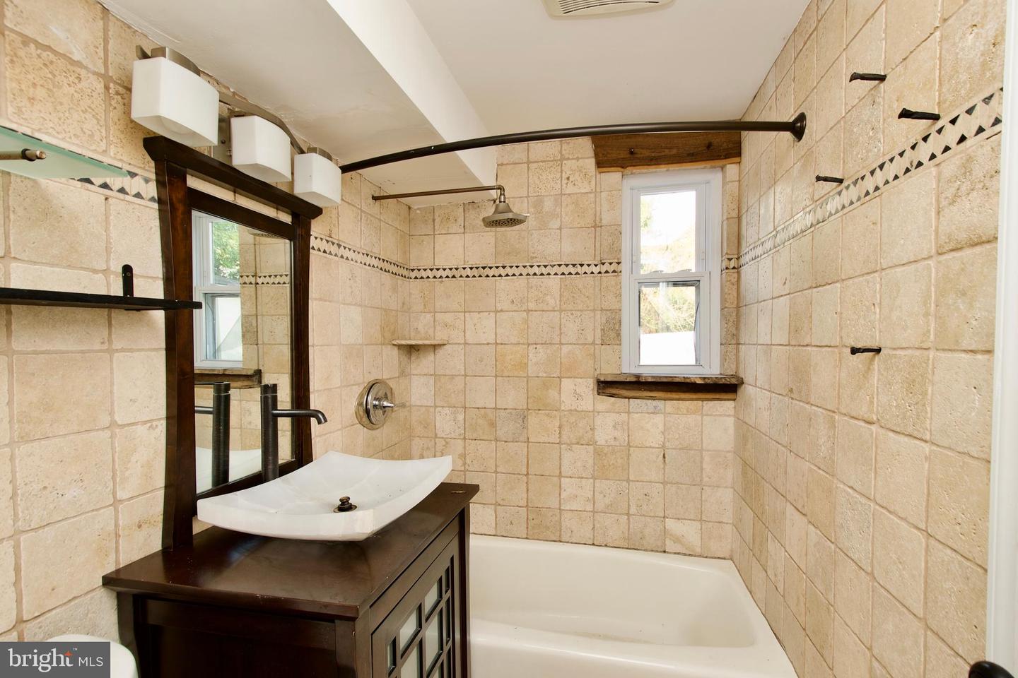 7538 AXTON ST, SPRINGFIELD, Virginia 22151, 4 Bedrooms Bedrooms, ,2 BathroomsBathrooms,Residential,For sale,7538 AXTON ST,VAFX2267296 MLS # VAFX2267296