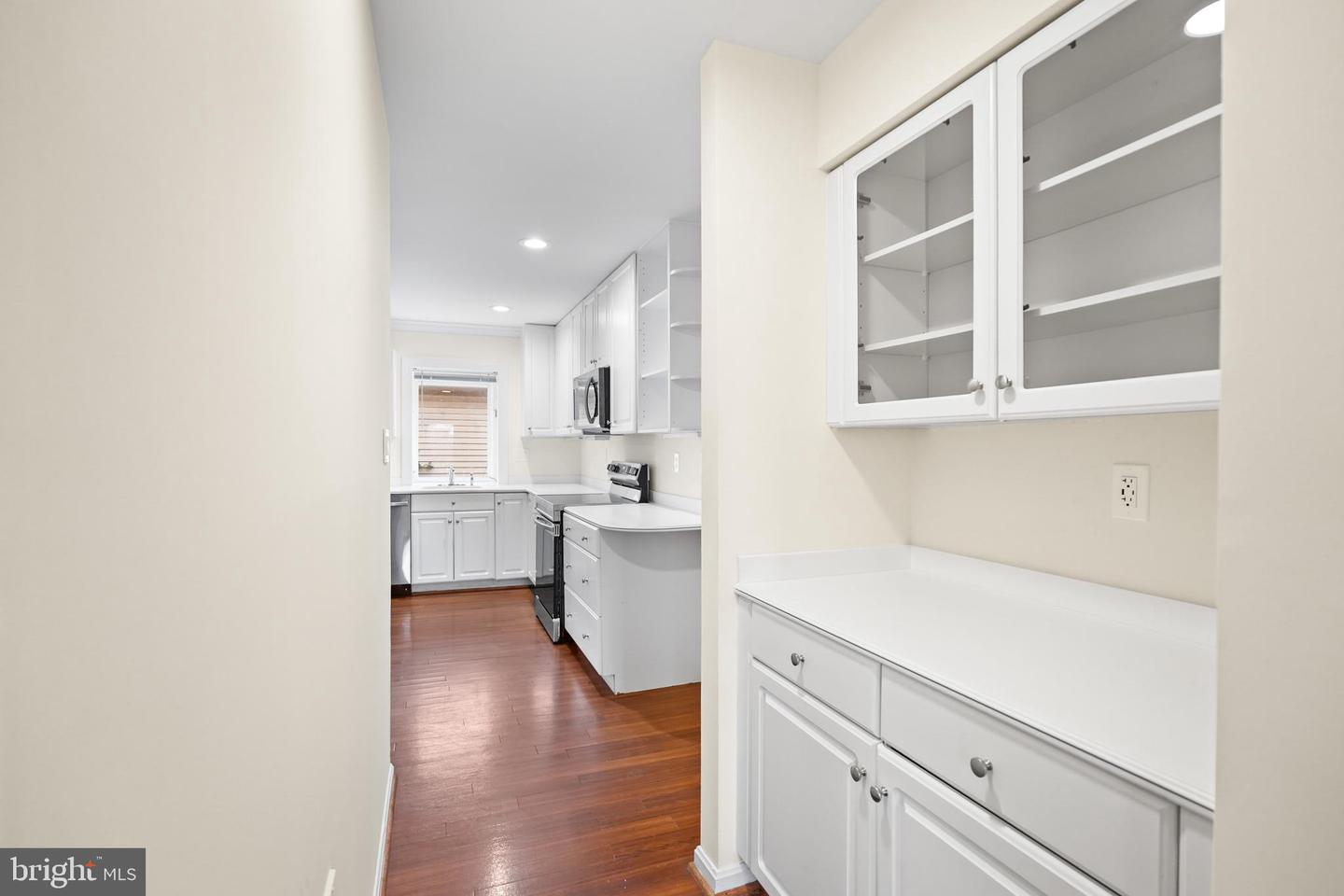 34 N GARFIELD ST, ARLINGTON, Virginia 22201, 4 Bedrooms Bedrooms, ,3 BathroomsBathrooms,Residential,For sale,34 N GARFIELD ST,VAAR2063828 MLS # VAAR2063828