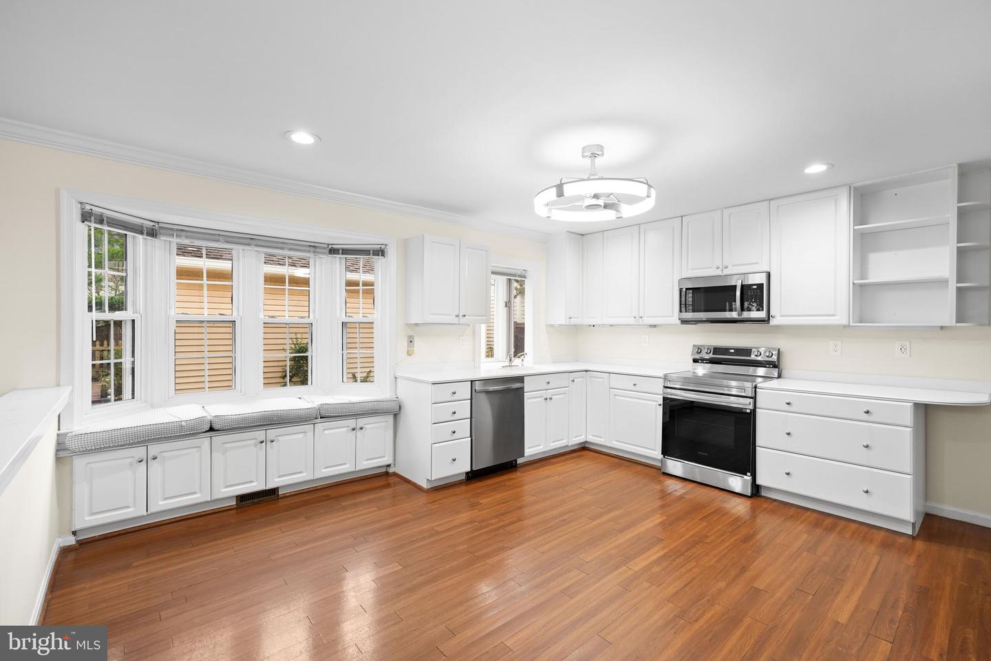 34 N GARFIELD ST, ARLINGTON, Virginia 22201, 4 Bedrooms Bedrooms, ,3 BathroomsBathrooms,Residential,For sale,34 N GARFIELD ST,VAAR2063828 MLS # VAAR2063828