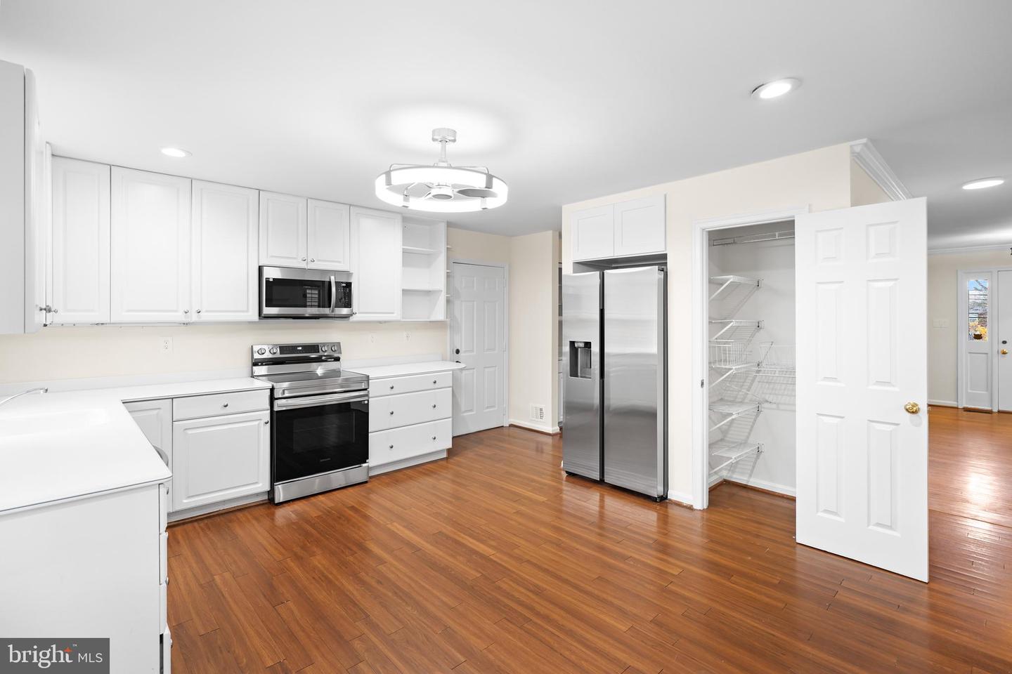 34 N GARFIELD ST, ARLINGTON, Virginia 22201, 4 Bedrooms Bedrooms, ,3 BathroomsBathrooms,Residential,For sale,34 N GARFIELD ST,VAAR2063828 MLS # VAAR2063828