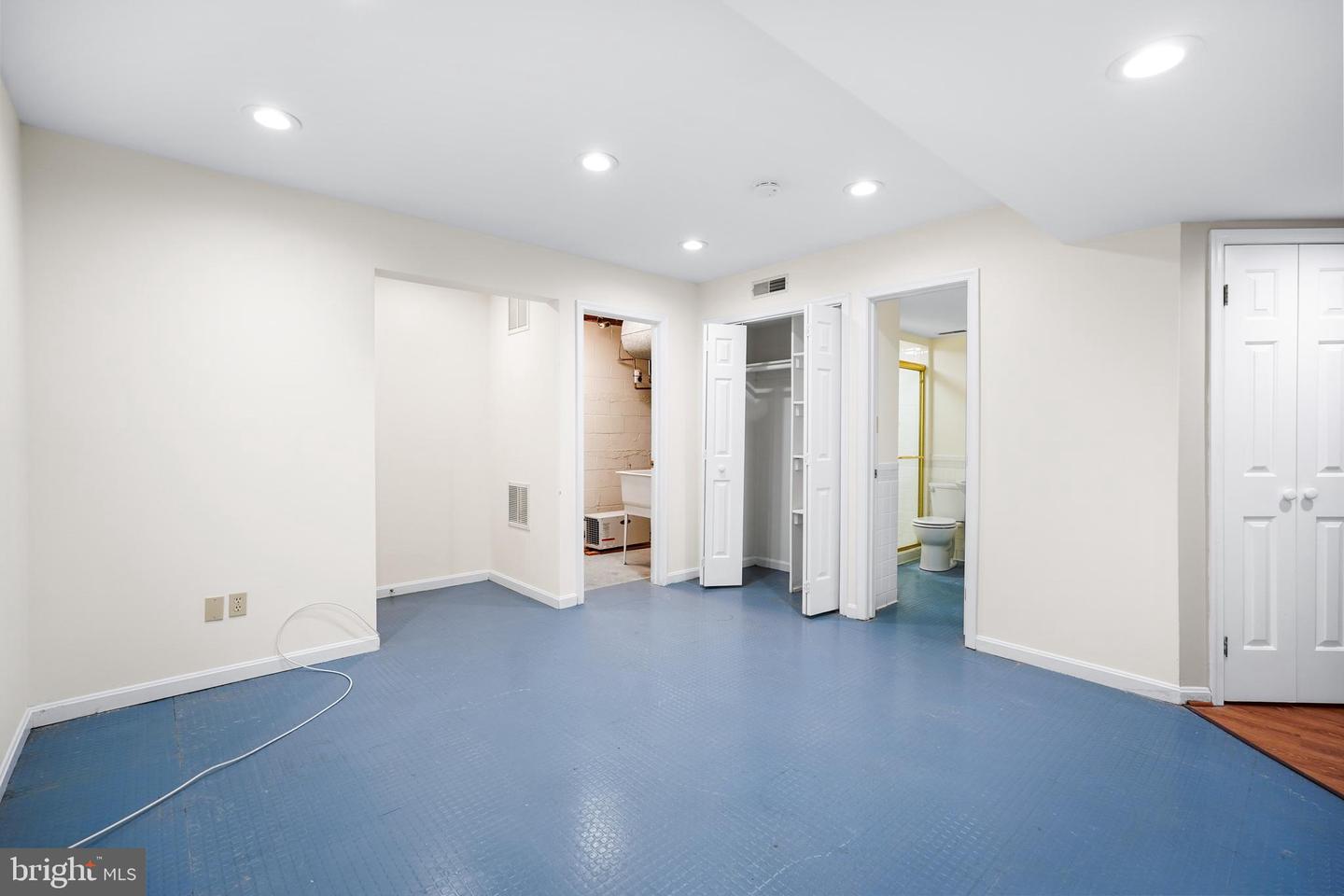 34 N GARFIELD ST, ARLINGTON, Virginia 22201, 4 Bedrooms Bedrooms, ,3 BathroomsBathrooms,Residential,For sale,34 N GARFIELD ST,VAAR2063828 MLS # VAAR2063828