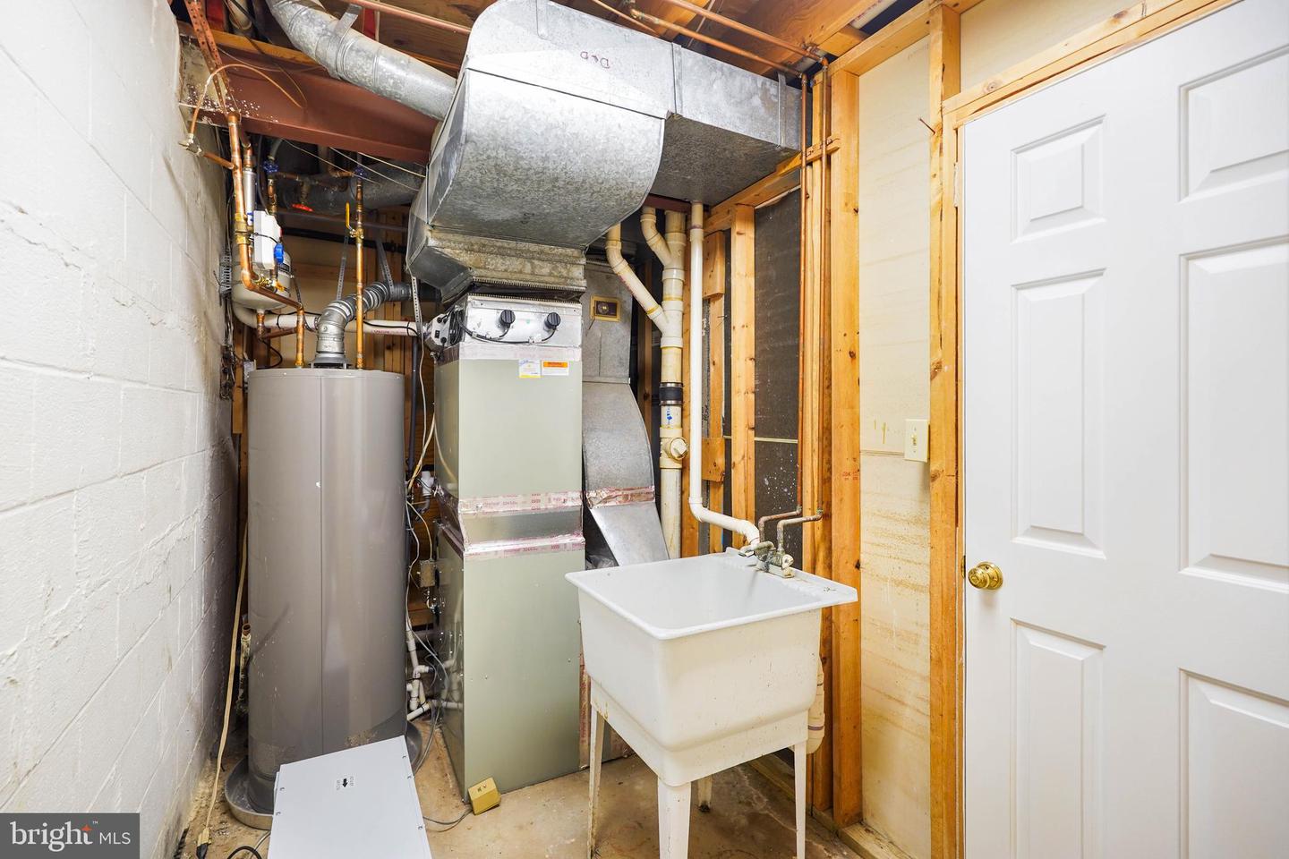 34 N GARFIELD ST, ARLINGTON, Virginia 22201, 4 Bedrooms Bedrooms, ,3 BathroomsBathrooms,Residential,For sale,34 N GARFIELD ST,VAAR2063828 MLS # VAAR2063828