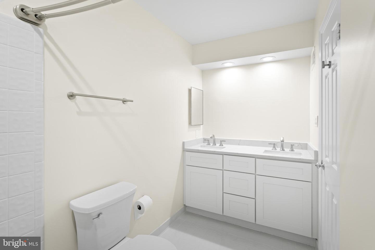 34 N GARFIELD ST, ARLINGTON, Virginia 22201, 4 Bedrooms Bedrooms, ,3 BathroomsBathrooms,Residential,For sale,34 N GARFIELD ST,VAAR2063828 MLS # VAAR2063828