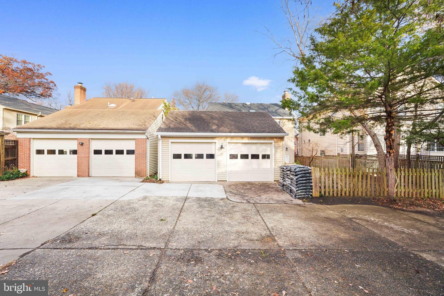 34 N GARFIELD ST, ARLINGTON, Virginia 22201, 4 Bedrooms Bedrooms, ,3 BathroomsBathrooms,Residential,For sale,34 N GARFIELD ST,VAAR2063828 MLS # VAAR2063828