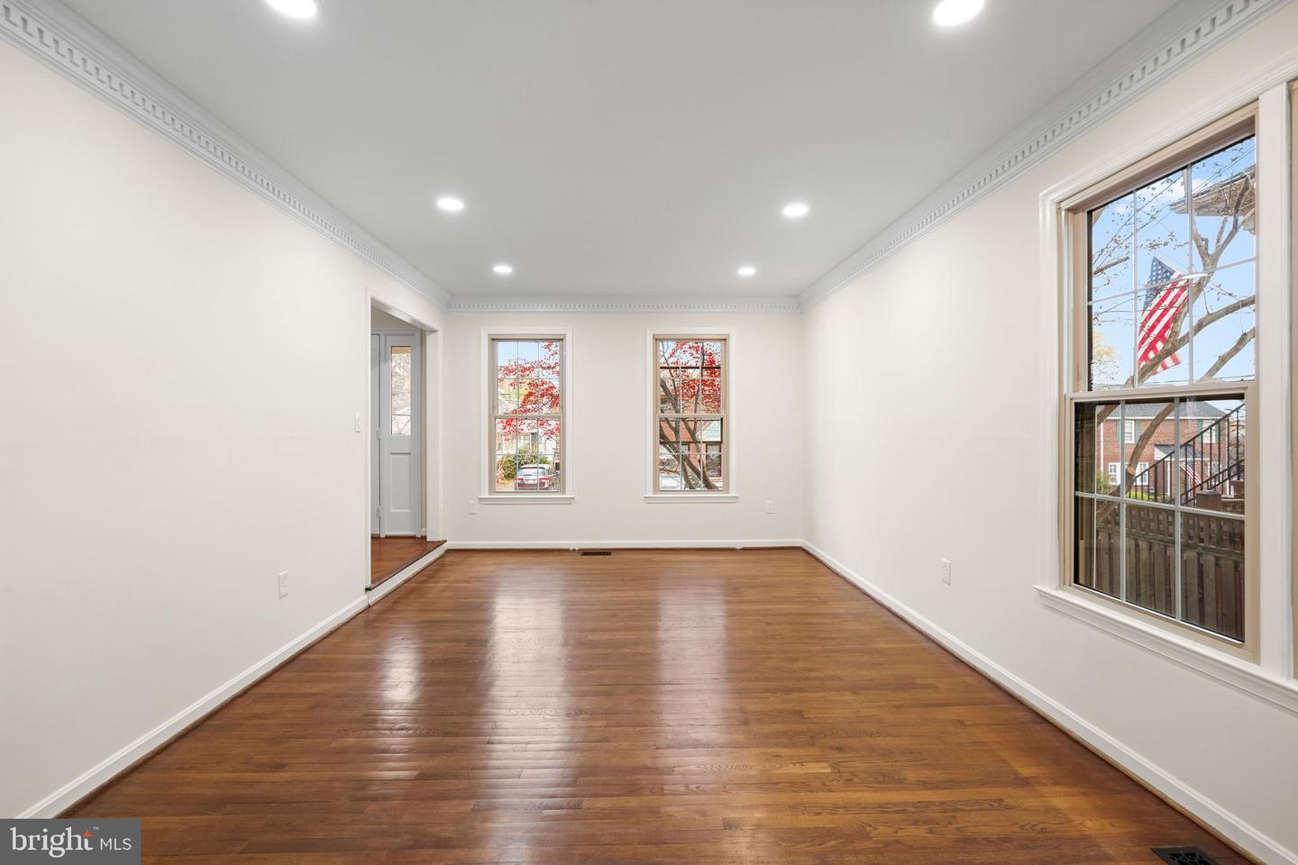 34 N GARFIELD ST, ARLINGTON, Virginia 22201, 4 Bedrooms Bedrooms, ,3 BathroomsBathrooms,Residential,For sale,34 N GARFIELD ST,VAAR2063828 MLS # VAAR2063828