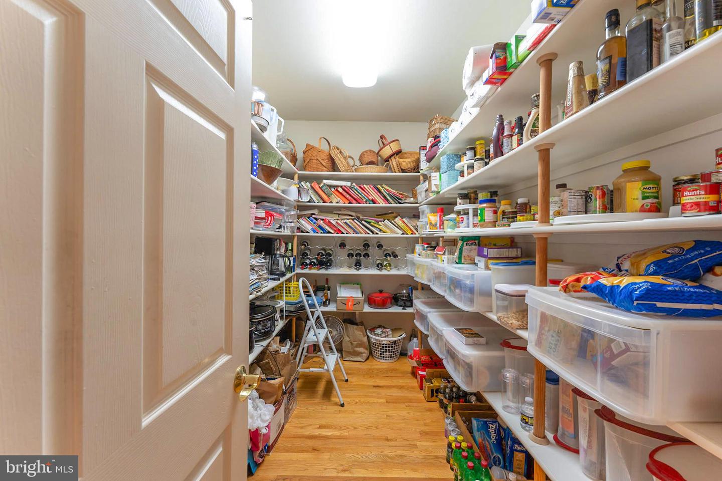 6956 BIRCH ST, FALLS CHURCH, Virginia 22046, 5 Bedrooms Bedrooms, ,5 BathroomsBathrooms,Residential,For sale,6956 BIRCH ST,VAFX2268090 MLS # VAFX2268090