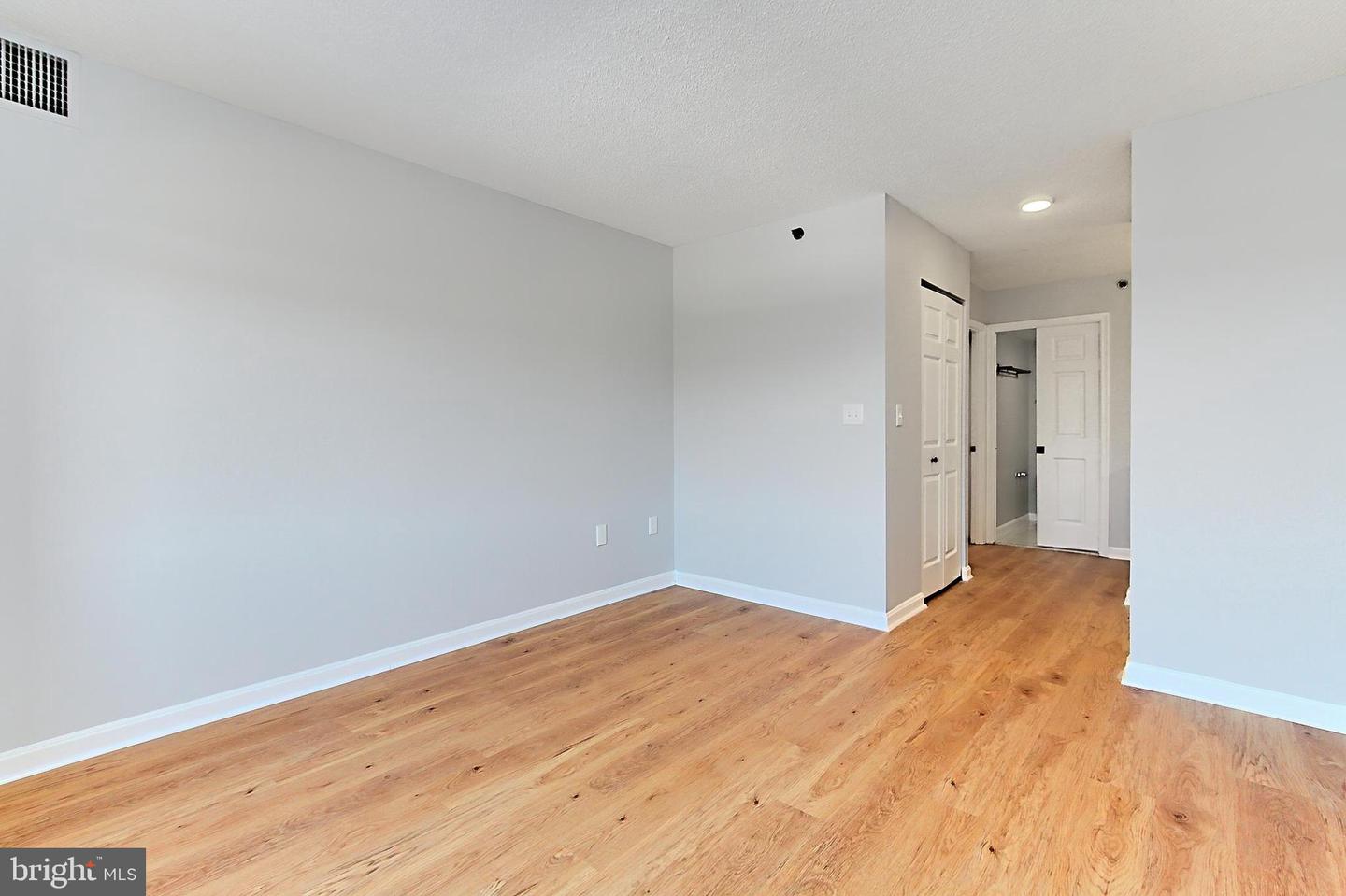 2121 JAMIESON AVE #710, ALEXANDRIA, Virginia 22314, 1 Bedroom Bedrooms, ,1 BathroomBathrooms,Residential,For sale,2121 JAMIESON AVE #710,VAAX2050032 MLS # VAAX2050032