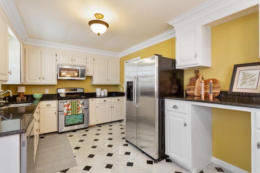 210 EDGEWOOD RD, STAUNTON, Virginia 24401, 3 Bedrooms Bedrooms, ,2 BathroomsBathrooms,Residential,210 EDGEWOOD RD,671226 MLS # 671226