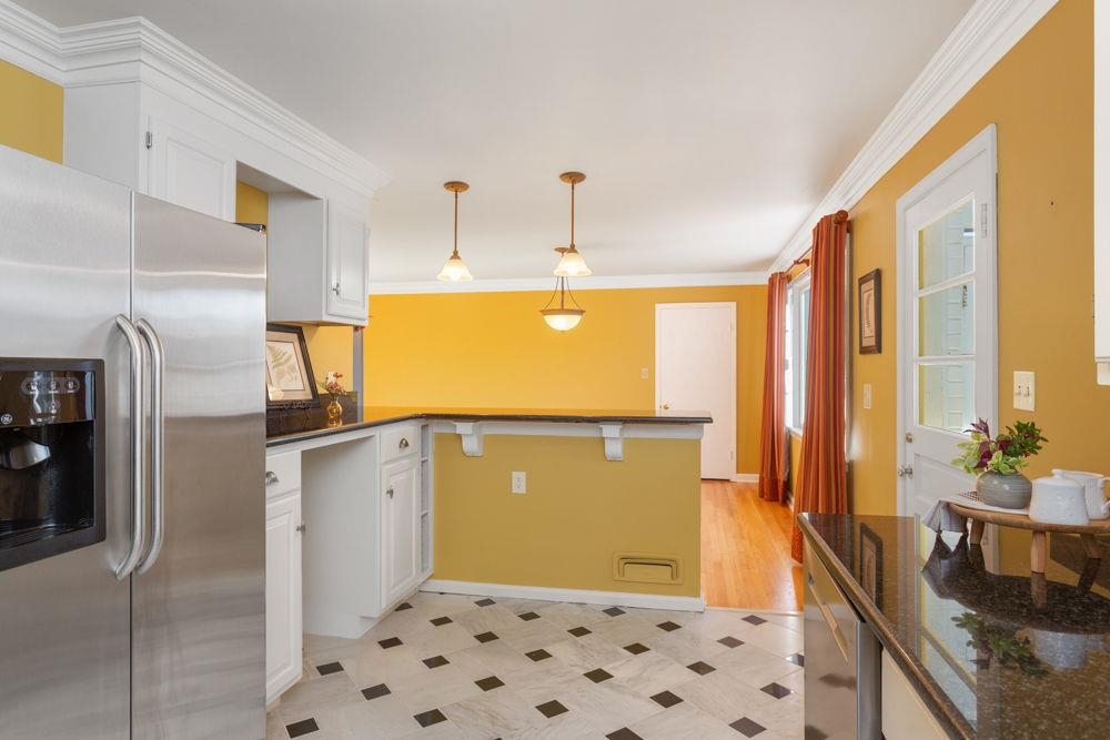 210 EDGEWOOD RD, STAUNTON, Virginia 24401, 3 Bedrooms Bedrooms, ,2 BathroomsBathrooms,Residential,210 EDGEWOOD RD,671226 MLS # 671226