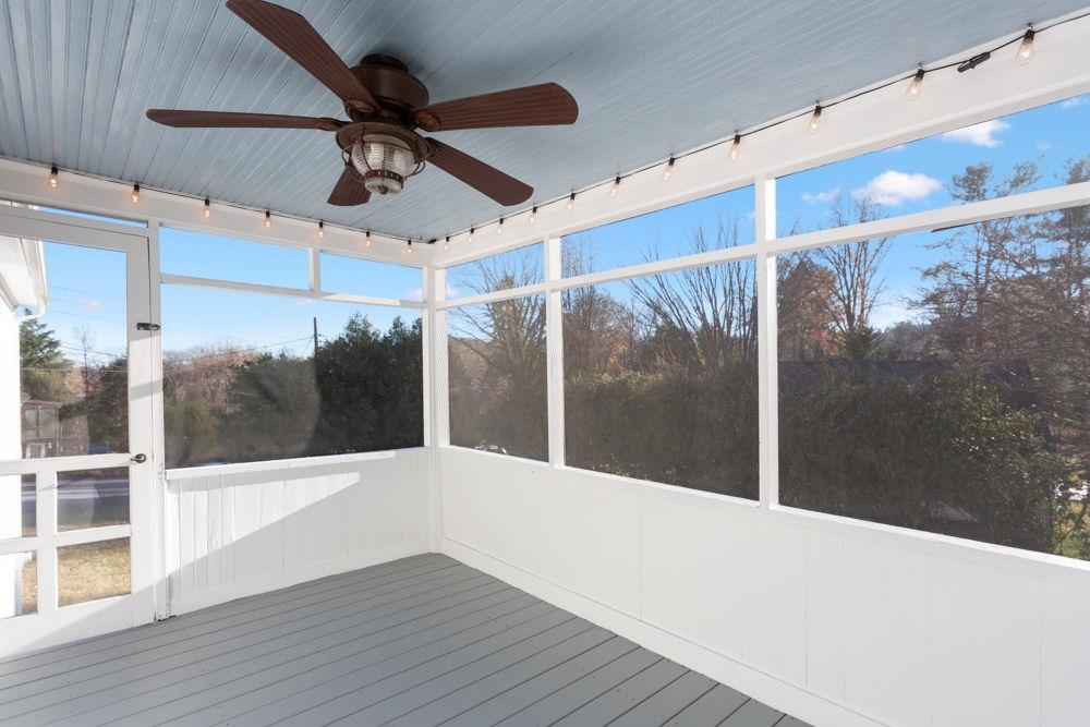 210 EDGEWOOD RD, STAUNTON, Virginia 24401, 3 Bedrooms Bedrooms, ,2 BathroomsBathrooms,Residential,210 EDGEWOOD RD,671226 MLS # 671226