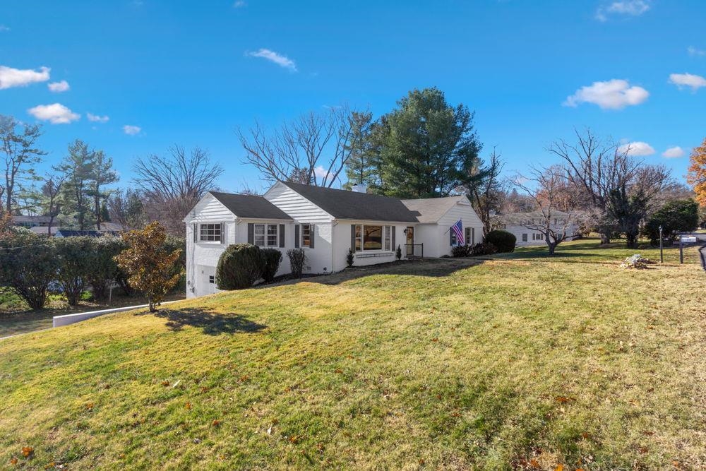 210 EDGEWOOD RD, STAUNTON, Virginia 24401, 3 Bedrooms Bedrooms, ,2 BathroomsBathrooms,Residential,210 EDGEWOOD RD,671226 MLS # 671226