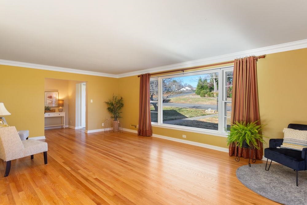 210 EDGEWOOD RD, STAUNTON, Virginia 24401, 3 Bedrooms Bedrooms, ,2 BathroomsBathrooms,Residential,210 EDGEWOOD RD,671226 MLS # 671226